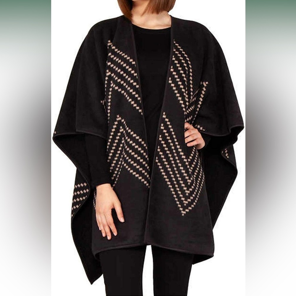Ike Behar black tan soft poncho one size